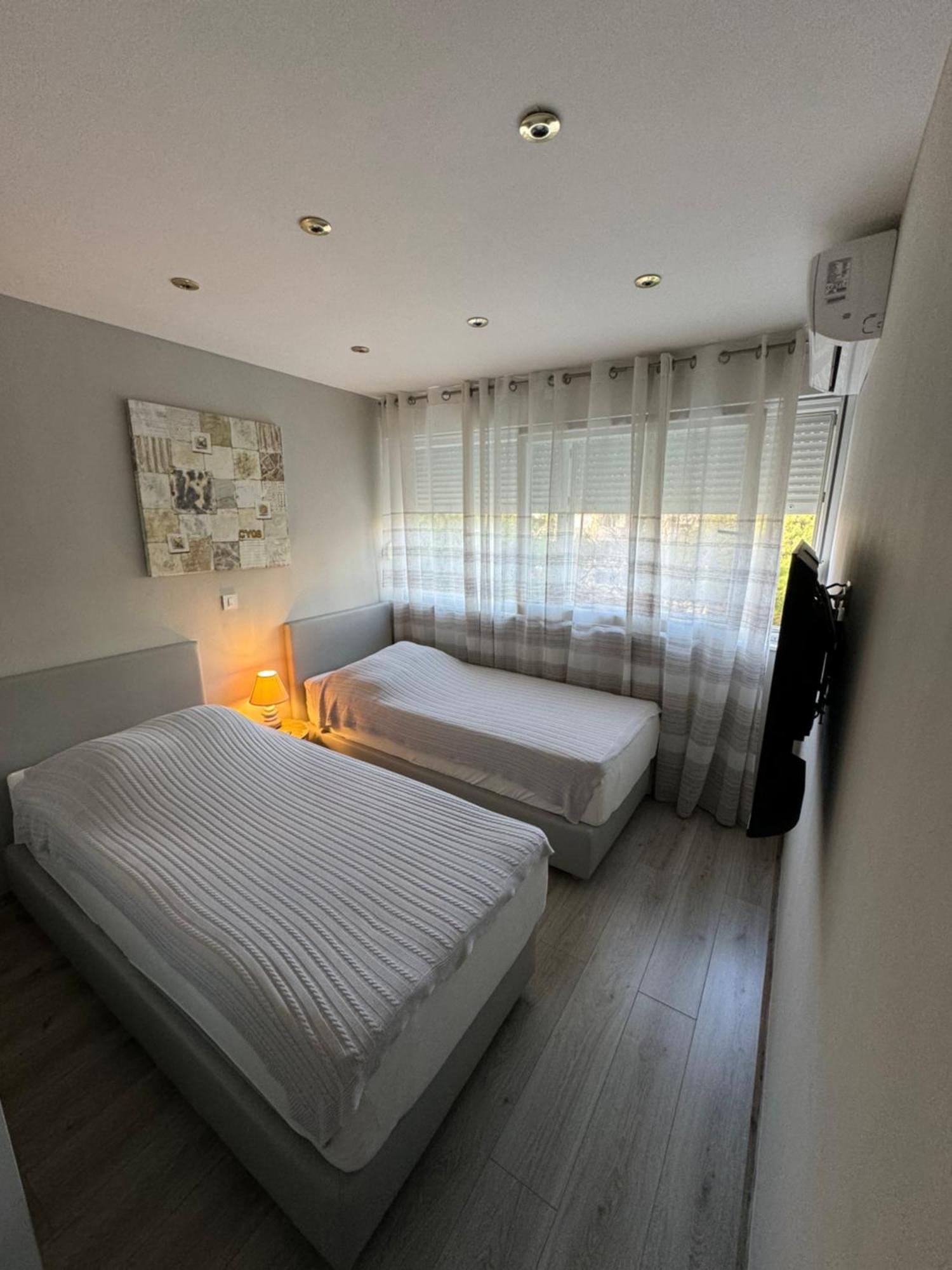 Apartment Astra With Private Parking 斯普利特 外观 照片